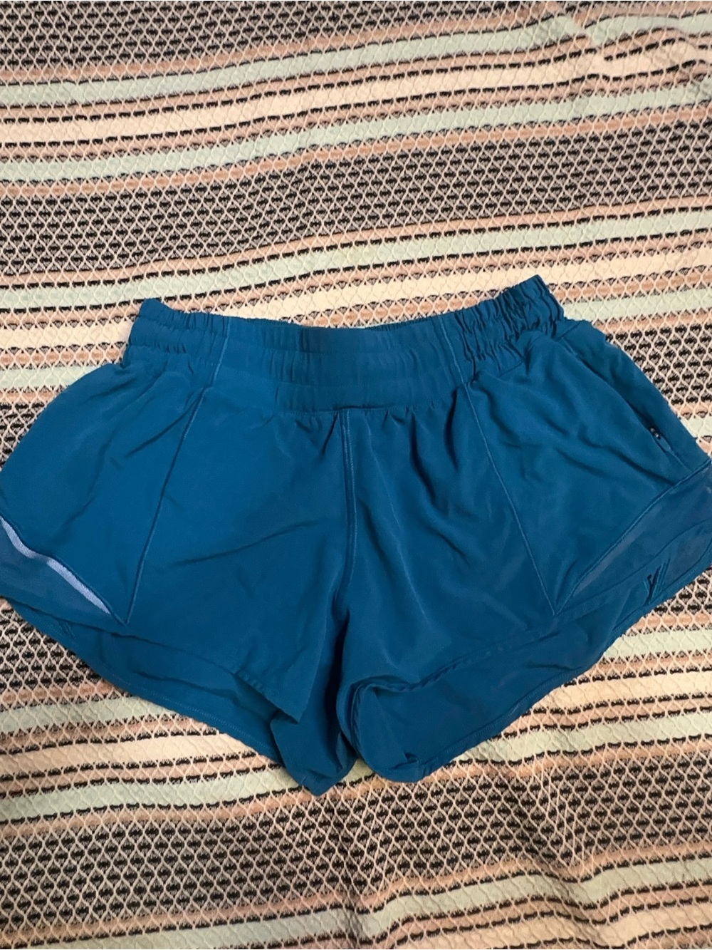 lululemon athletica Teal Blue Women's Athletic Shorts - Picture 3 of 3